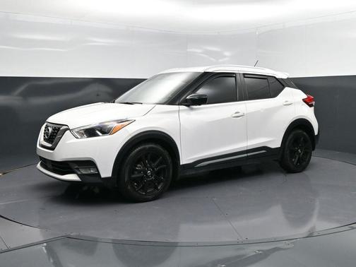 2020 Nissan Kicks SR