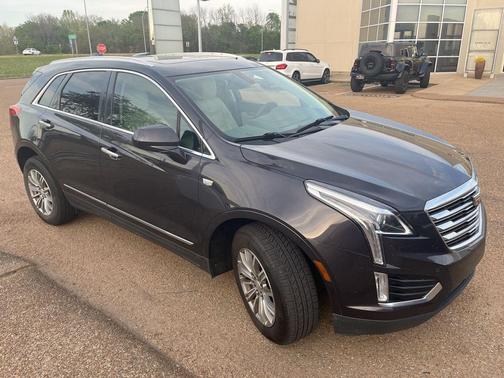 Dark Granite Metallic 2017 Cadillac XT5 Luxury