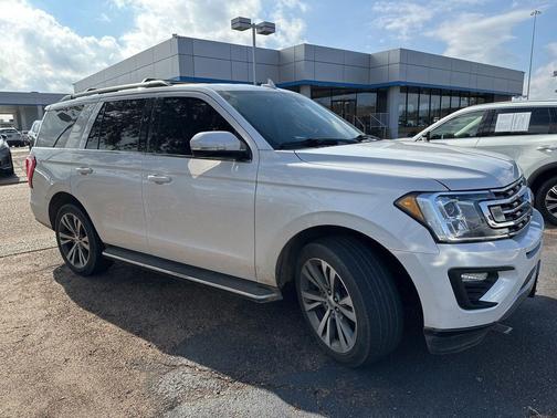 White Platinum Metallic Tri-Coat 2019 Ford Expedition XLT
