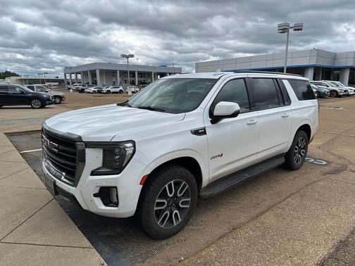 2022 GMC Yukon XL AT4