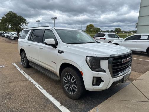 2022 GMC Yukon XL AT4