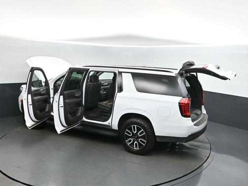 2022 GMC Yukon XL AT4