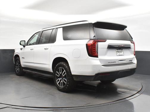 2022 GMC Yukon XL AT4