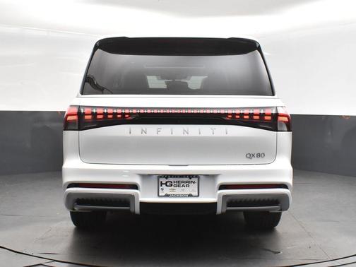 2026 INFINITI QX80 Luxe
