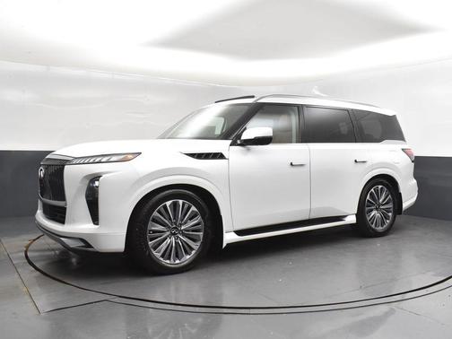 2026 INFINITI QX80 Luxe