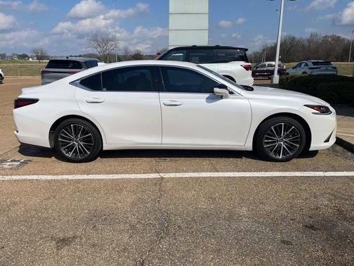 2025 Lexus ES 350 Base