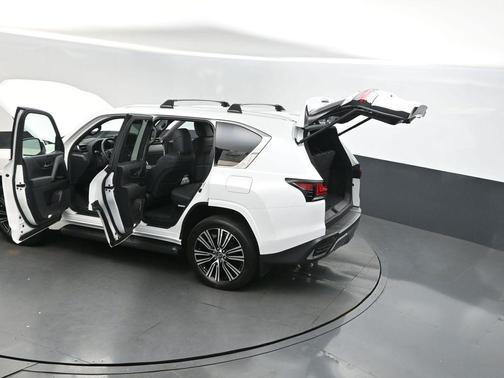 2025 Lexus LX 600 Luxury