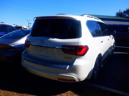 2023 INFINITI QX80 Luxe