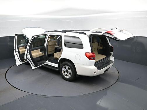 Super White 2013 Toyota Sequoia SR5