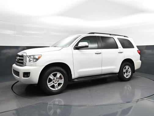 Super White 2013 Toyota Sequoia SR5