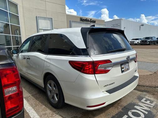 White Diamond Pearl 2019 Honda Odyssey EX-L