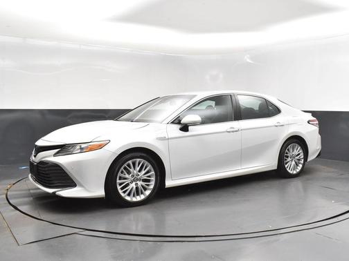 2018 Toyota Camry Hybrid XLE