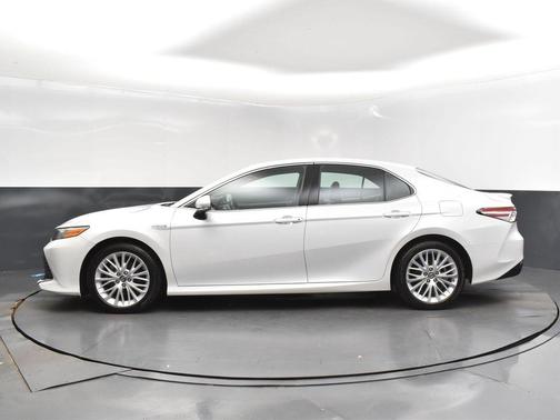 2018 Toyota Camry Hybrid XLE