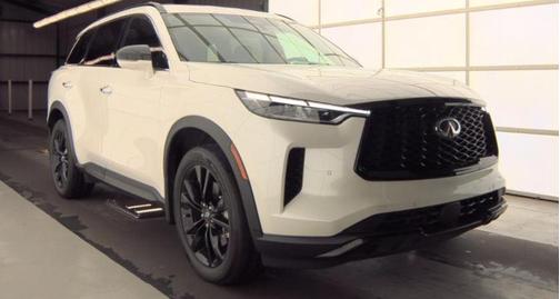 Majestic White 2025 INFINITI QX60 Luxe