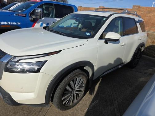 2022 Nissan Pathfinder Platinum 2WD