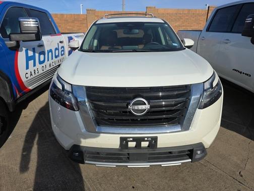 2022 Nissan Pathfinder Platinum 2WD