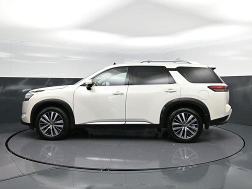 2022 Nissan Pathfinder Platinum 2WD
