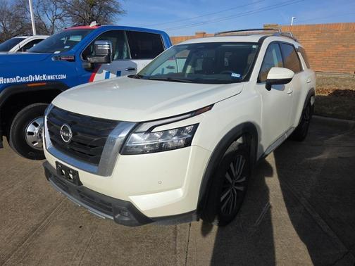 2022 Nissan Pathfinder Platinum 2WD