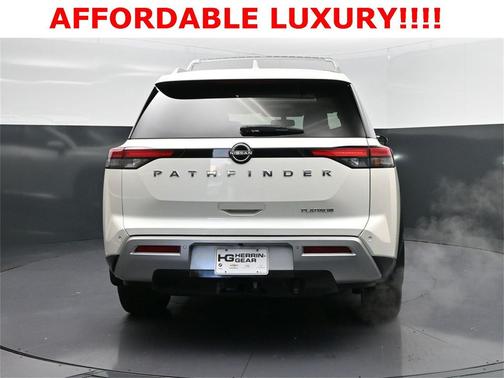 2022 Nissan Pathfinder Platinum 2WD