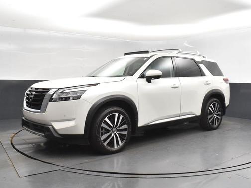 2024 Nissan Pathfinder Platinum FWD