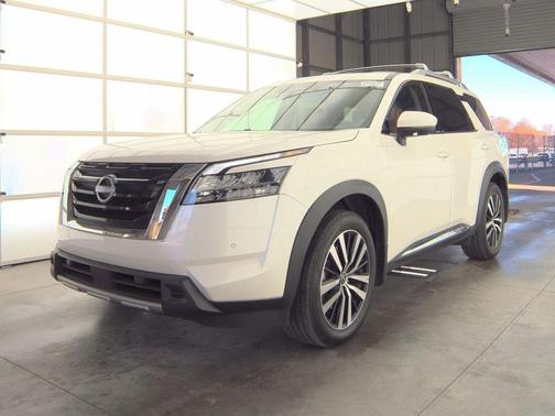 2024 Nissan Pathfinder Platinum FWD