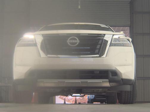 2024 Nissan Pathfinder Platinum FWD