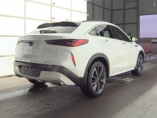 2023 INFINITI QX55 LUXE