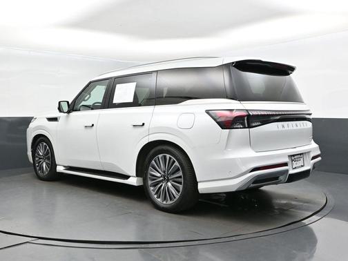 2025 INFINITI QX80 SENSORY AWD