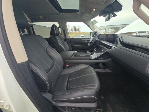 2025 INFINITI QX80 SENSORY AWD