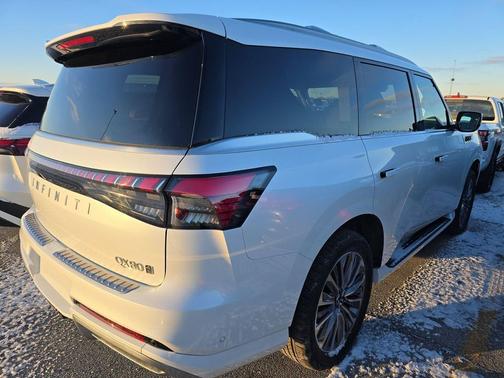 2025 INFINITI QX80 SENSORY AWD