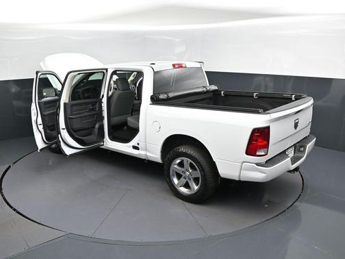 Bright White Clearcoat 2016 RAM 1500 Tradesman/Express