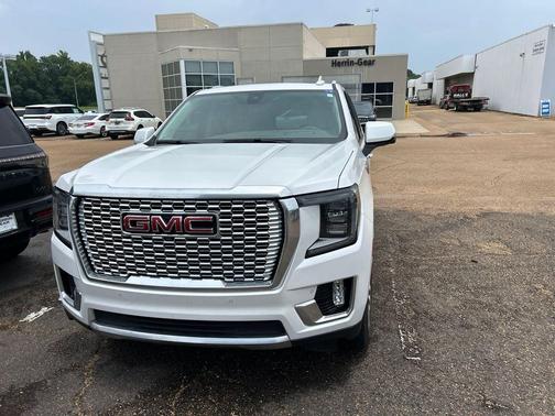 White Frost Tricoat 2022 GMC Yukon Denali
