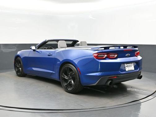 2022 Chevrolet Camaro RWD Convertible LT1