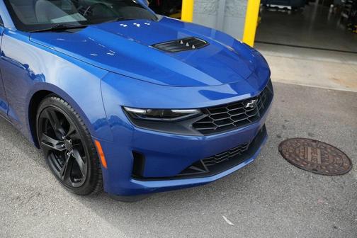 2022 Chevrolet Camaro RWD Convertible LT1