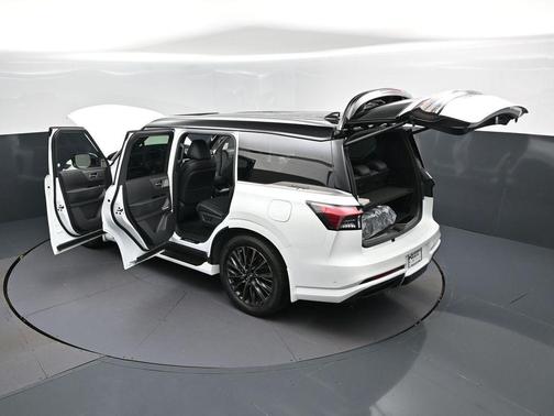 Radiant White/Black Obsidian 2026 INFINITI QX80 AUTOGRAPH AWD