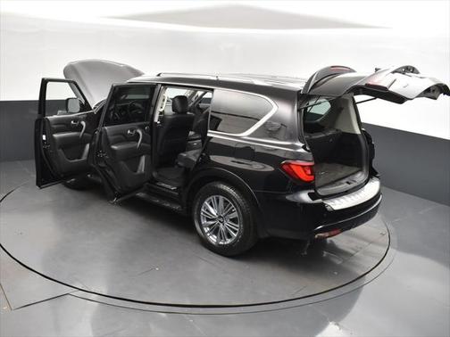 2023 INFINITI QX80 Luxe