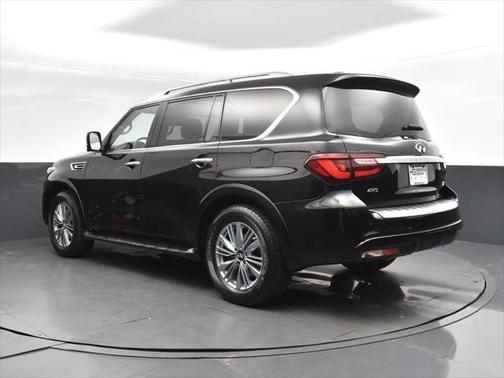 2023 INFINITI QX80 Luxe