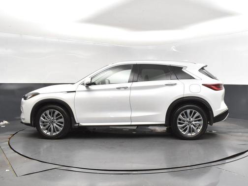 2024 INFINITI QX50 LUXE