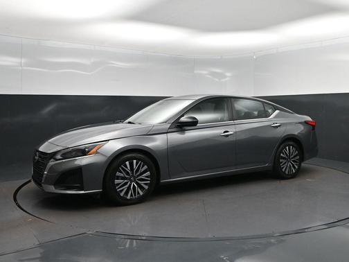 Gun Metallic 2024 Nissan Altima 2.5 SV