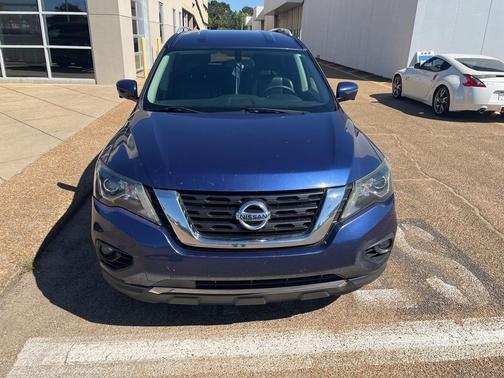2017 Nissan Pathfinder SL