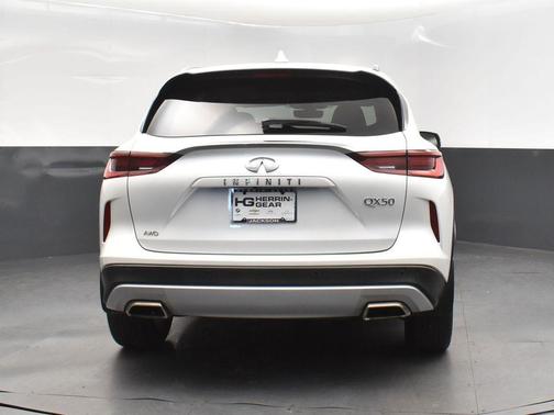 2024 INFINITI QX50 LUXE AWD