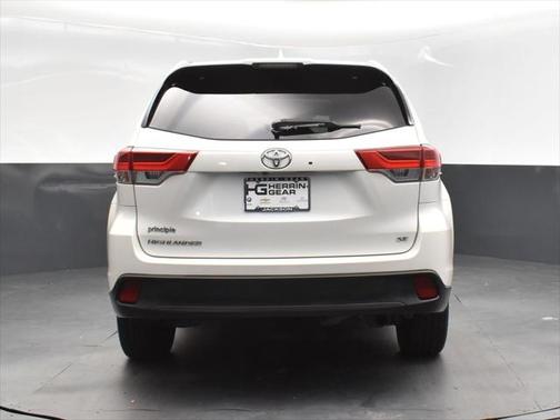 2017 Toyota Highlander SE