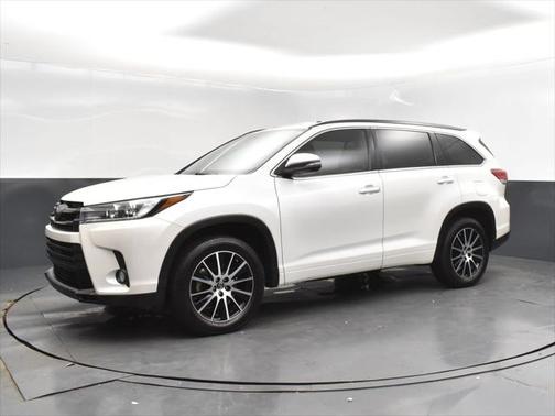 2017 Toyota Highlander SE