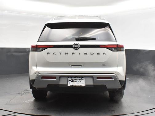 2024 Nissan Pathfinder SL FWD