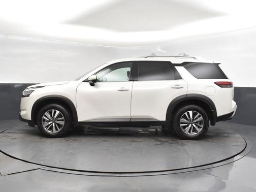 2024 Nissan Pathfinder SL FWD