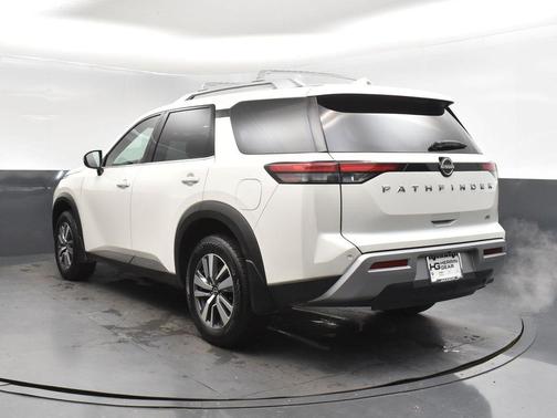 2024 Nissan Pathfinder SL FWD