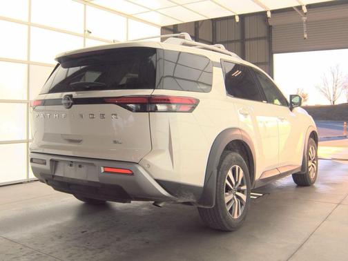 2024 Nissan Pathfinder SL FWD