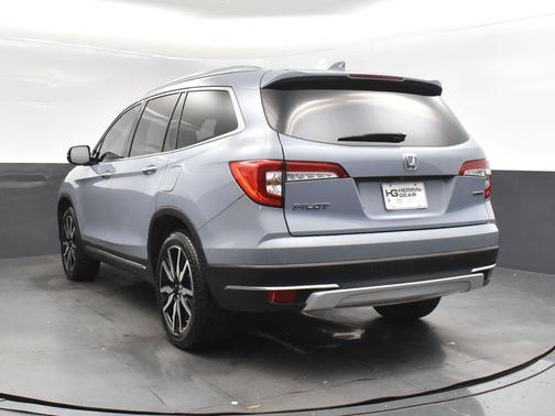 2022 Honda Pilot Touring 8-Passenger