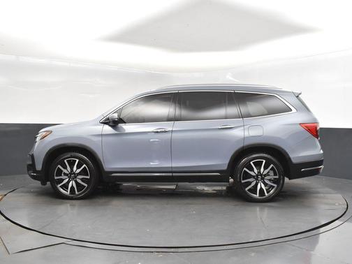 2022 Honda Pilot Touring 8-Passenger
