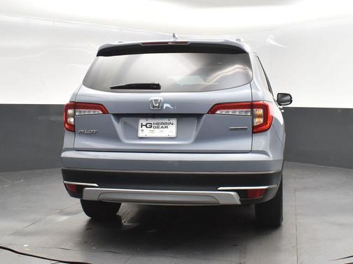 2022 Honda Pilot Touring 8-Passenger